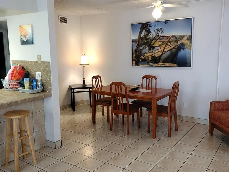 111 E Gardenia St #301 — Photo 2