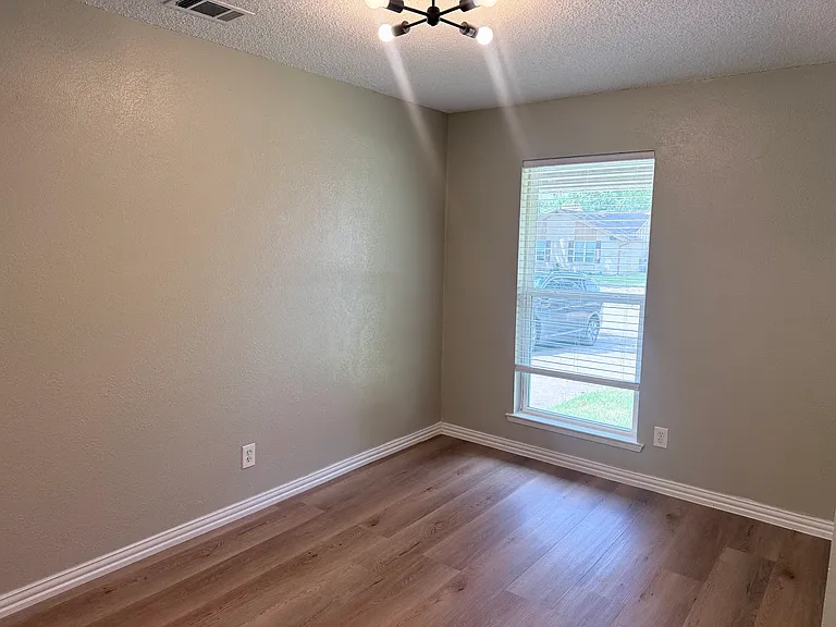 2104 Sunrise Trl — Photo 3