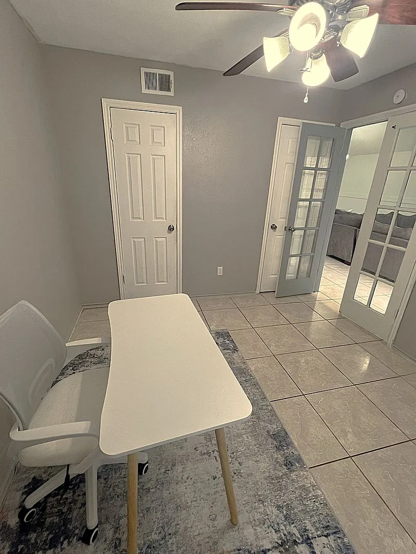 A great fully furnished home in Humble — Photo 3