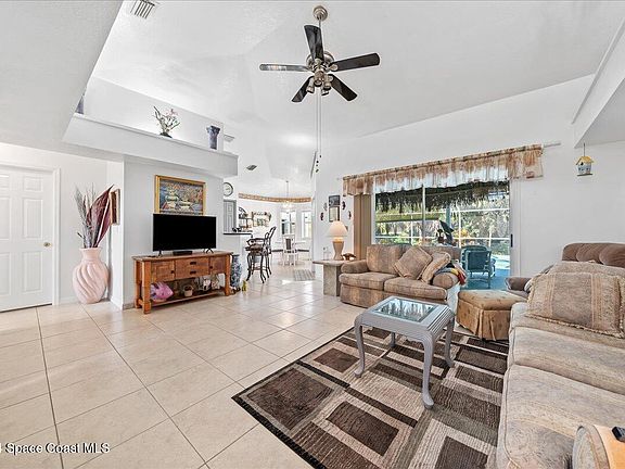 3rd image of 193 Joy Haven Dr