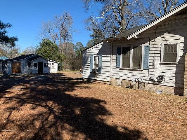 2nd image of 818 E Block St