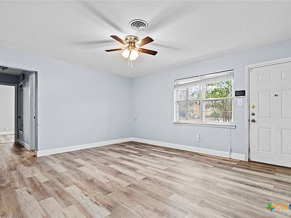 4th image of 611 S 15th St