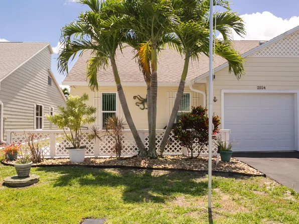 2524 SE Tropical East Circle E, Port St Lucie, FL 34952