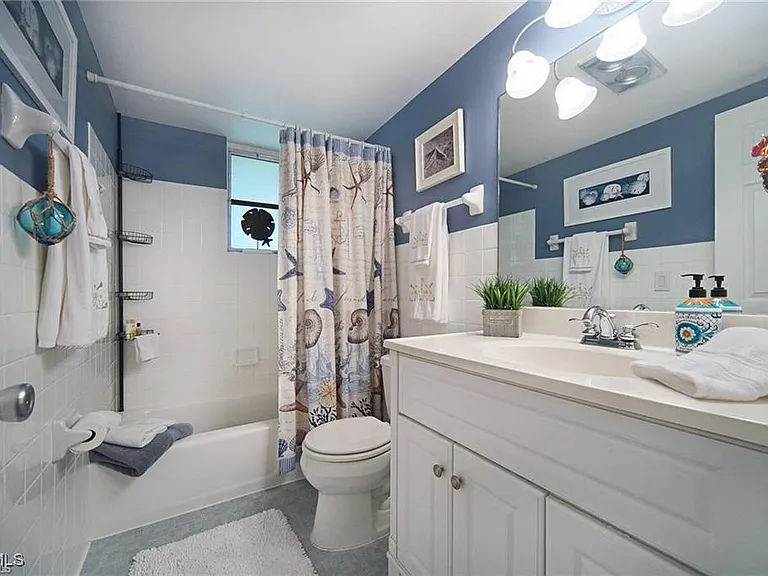 4613 SE 5th Ave #203 — Photo 14