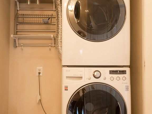 3rd image of 2124 Capstone Cir