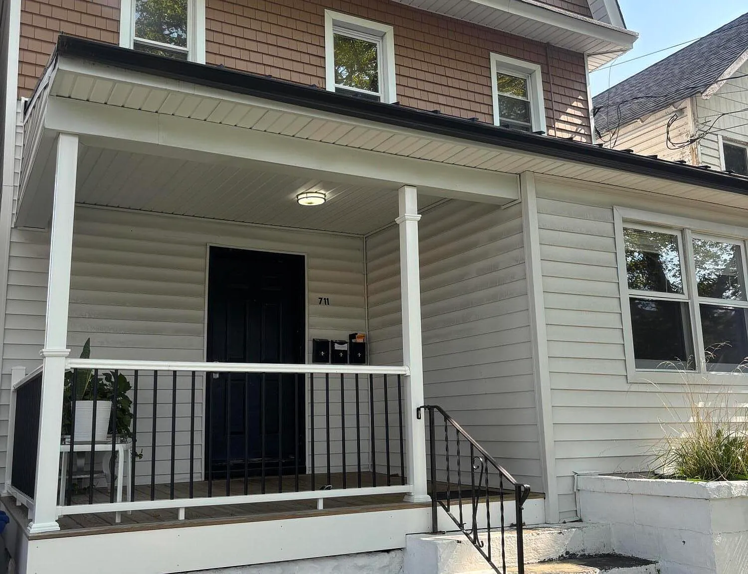 2 bed, $2,350 — Photo 1