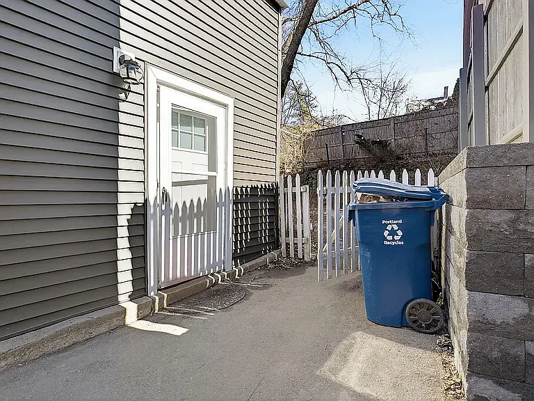 141 Washington Ave #1 — Photo 3