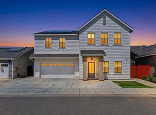 3321 Twin Knolls Ln, Shafter, CA 93263