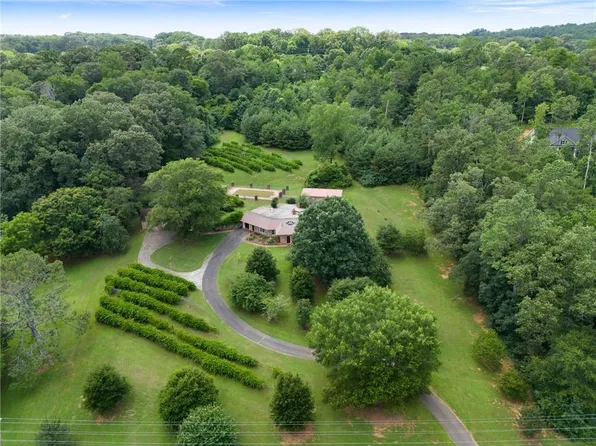 1809 McDaniel Station Rd SW, Calhoun, GA 30701