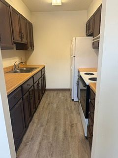 2nd image of 1520 Main St APT 58