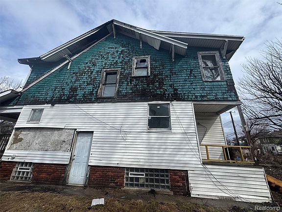 3rd image of 2951 W Philadelphia St