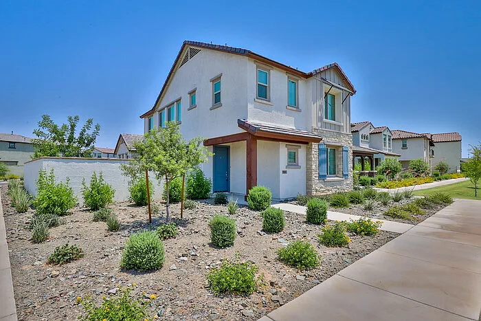 4 bed, 3.5 bath, 2165 sqft, $2,650 — Photo 1