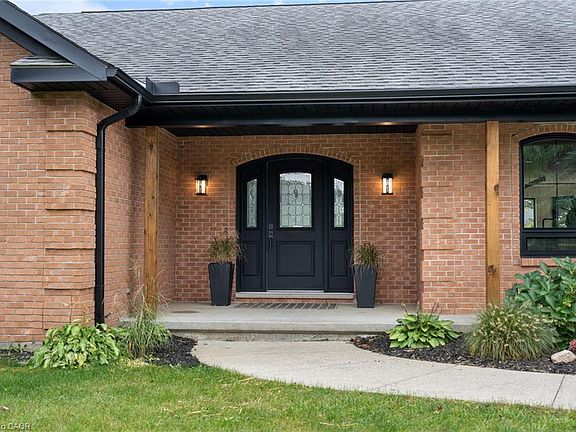5th image of 320 Evergreen Hill Rd