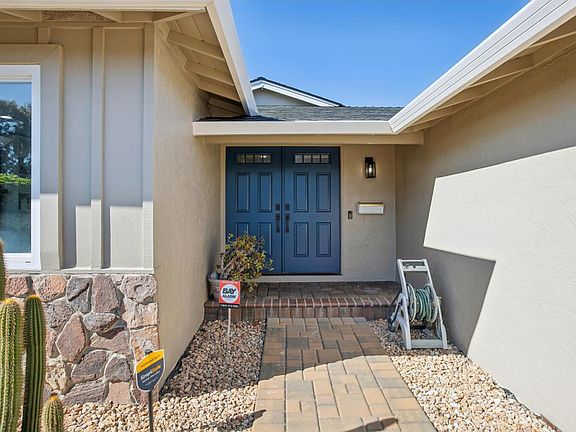 5th image of 32402 Rutherford Ln