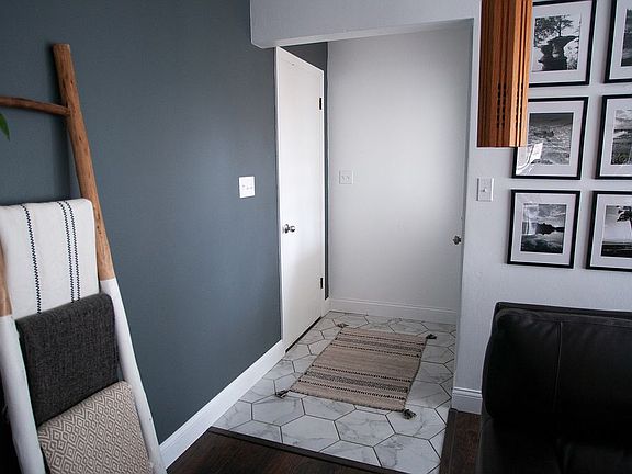 Entryway - new tile