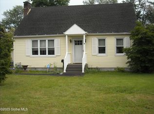 9 Rapple Dr, Albany, NY 12205