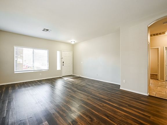 4th image of 14232 W Clarendon Ave