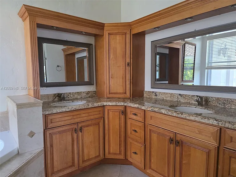 4045 SW 151st Ter — Photo 39