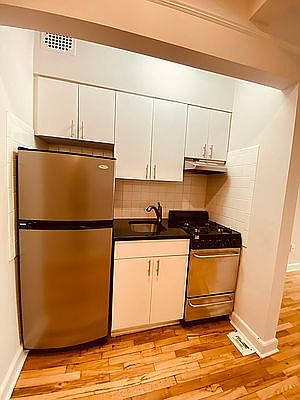 5th image of 443 W 56th St #5C