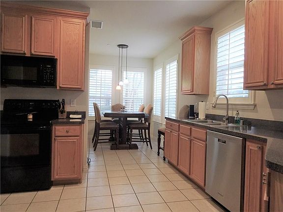 4th image of 10020 Dryden Ln