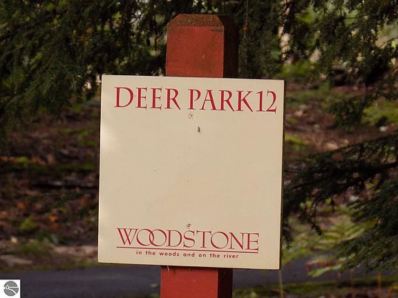 4th image of 12 Deer Park Dr