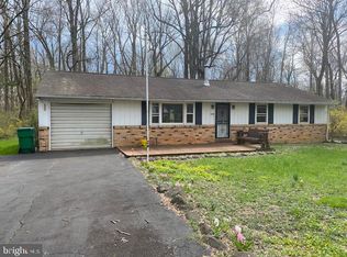 1606 Snyder Rd, Green Lane, PA 18054