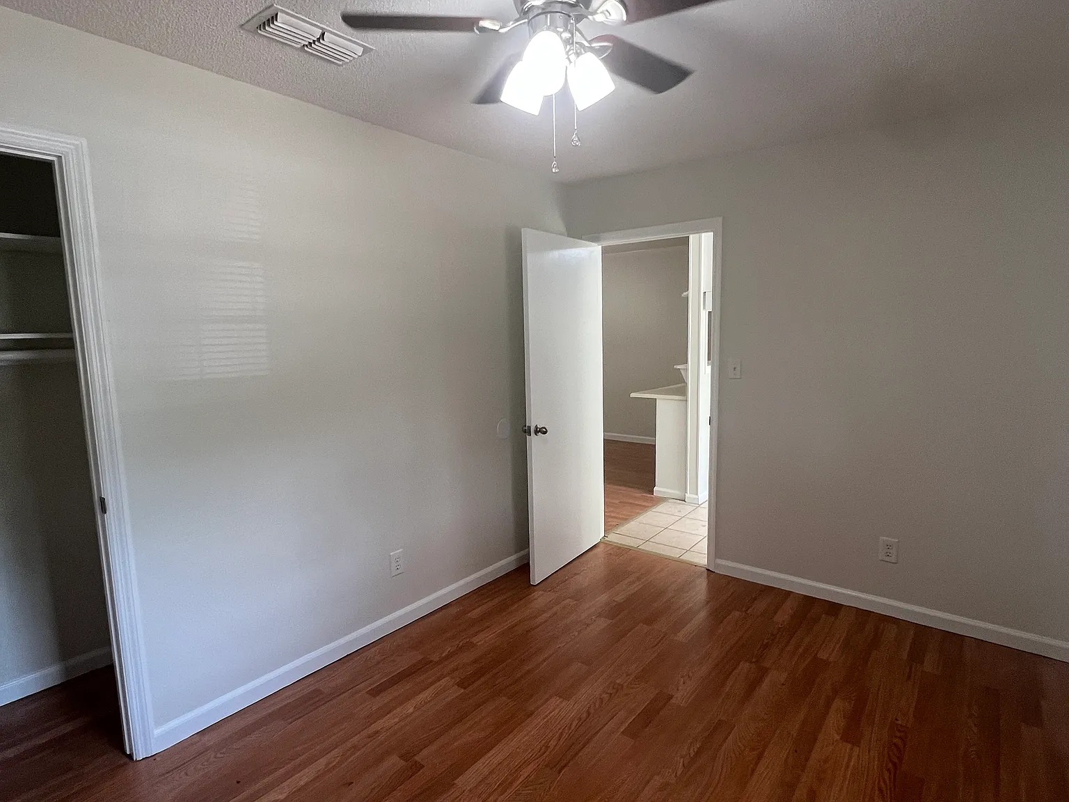 2 bed, $1,075 — Photo 2