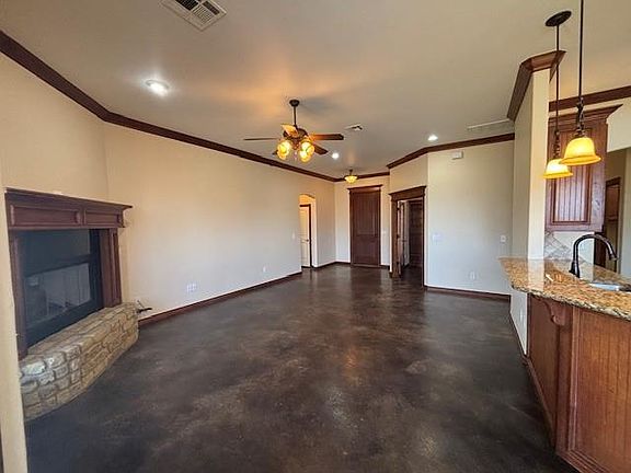 5th image of 612 N Timber Rd