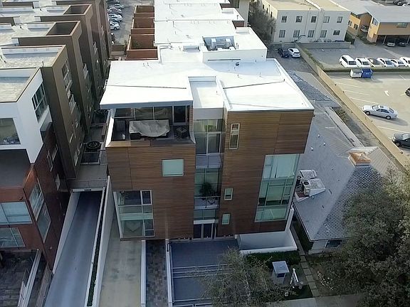 2nd image of 141 S Hudson Ave Unit 404