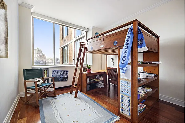 Sold by Stribling | media 9