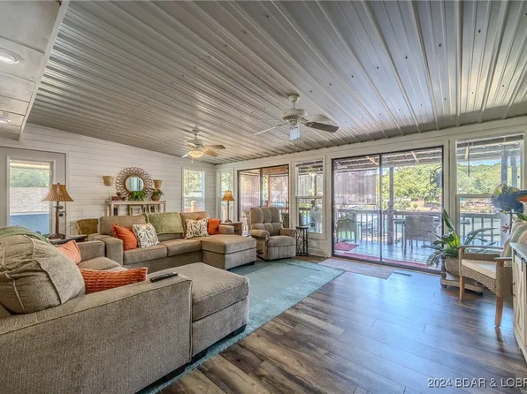 676 Susan Rd, Lake Ozark, MO 65049