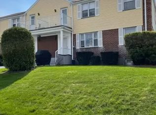 68-17 Cloverdale Ln #GARDEN, Oakland Gardens, NY 11364
