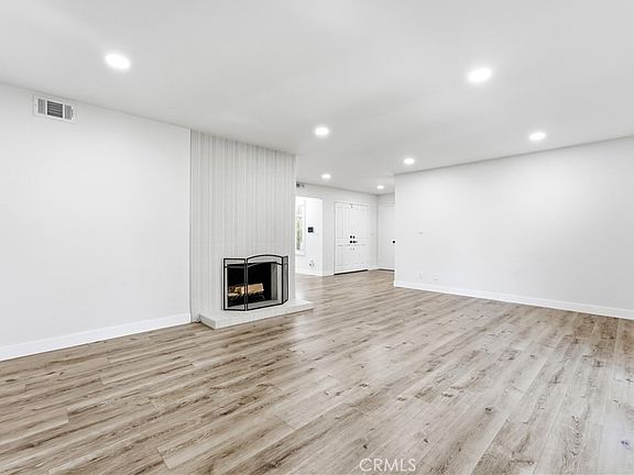 4th image of 1467 N Kathleen Ln
