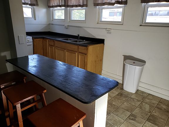 5th image of 510 1/2 E Chestnut St #510-1/2
