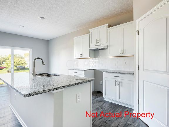 5th image of 448 Park Vista Dr