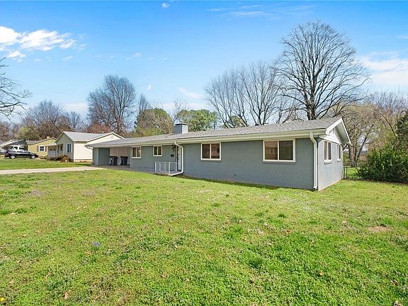 2nd image of 307 Michael St