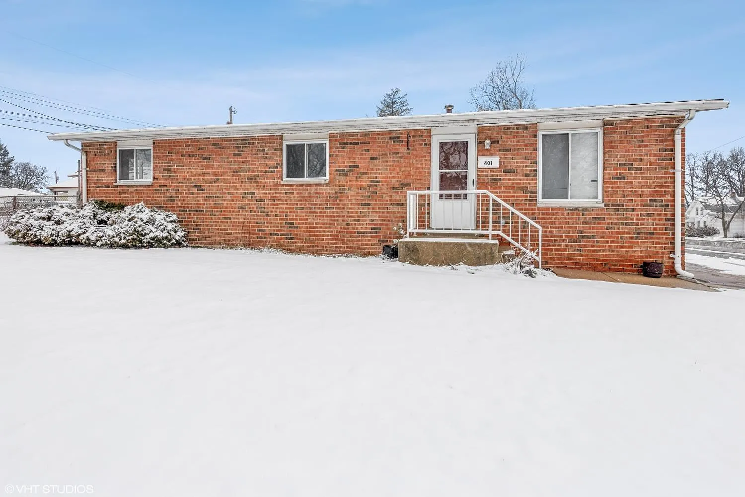 401 Oak St photo 1