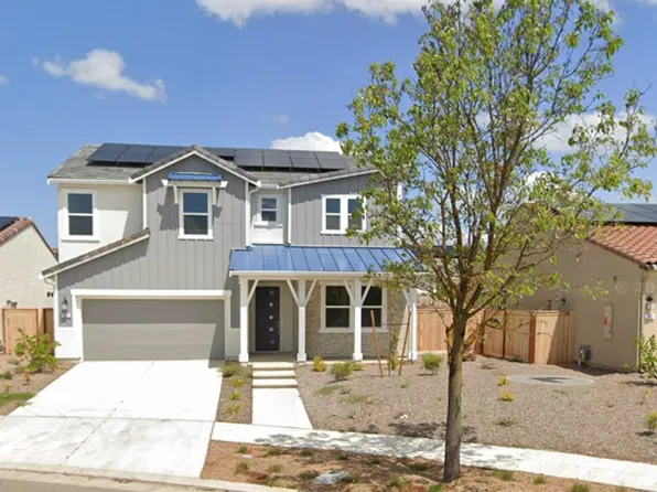 583 Laurel Crest Ave, Madera, CA 93636