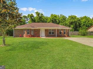 1045 Barley Dr, Hinesville, GA 31313