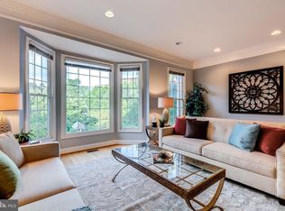 2536 Gadsby Pl, Alexandria, VA 22311