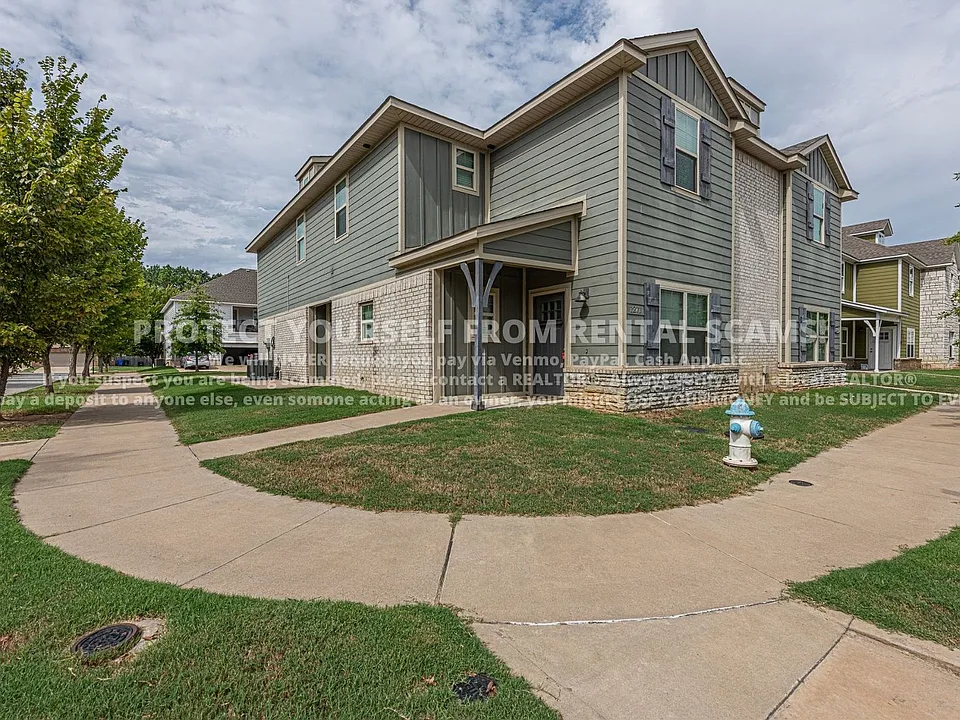 1271 N Corsica Dr