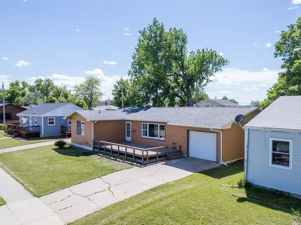1622 13th Ave, Belle Fourche, SD 57717