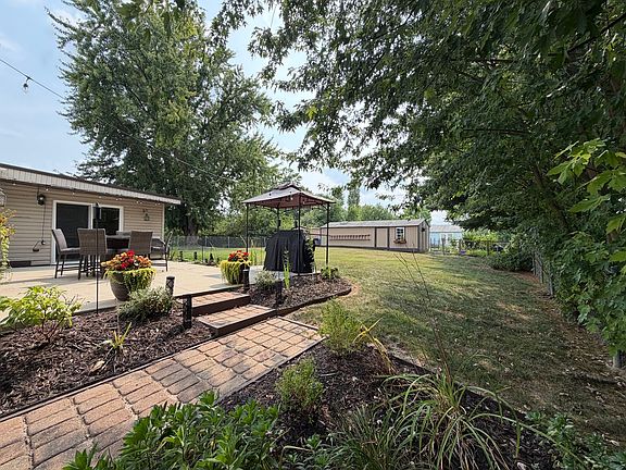 3rd image of 130 Wayne Dr