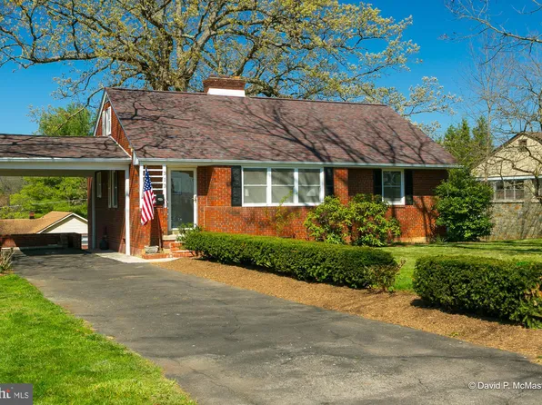 313 Jefferson Ave, Charles Town, WV 25414