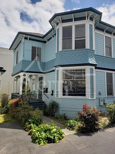 1219 De La Vina St #1 Photo 1
