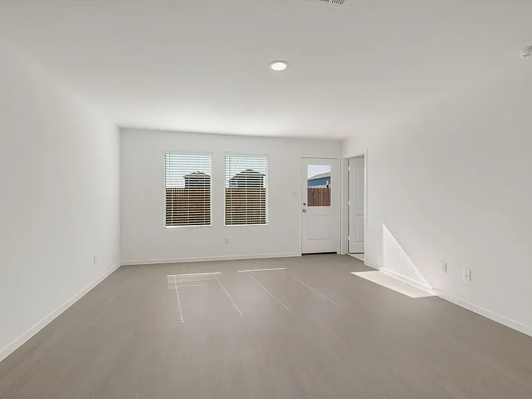 7311 Adam Star — Photo 6
