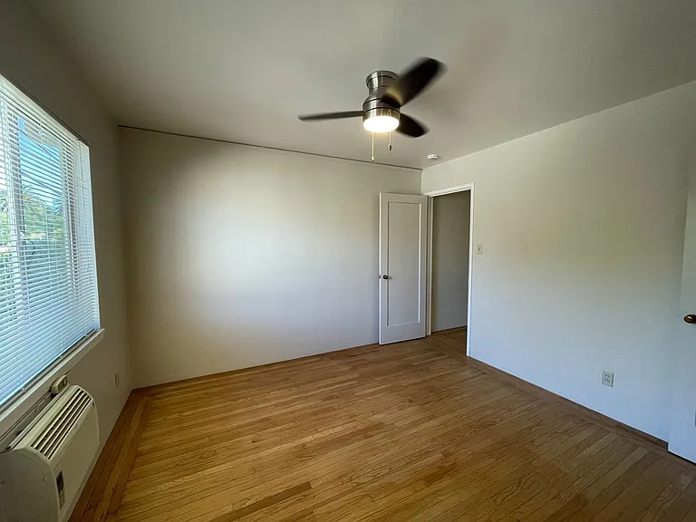 East Sacramento Charmer at 3349/3357 I Street — Photo 14