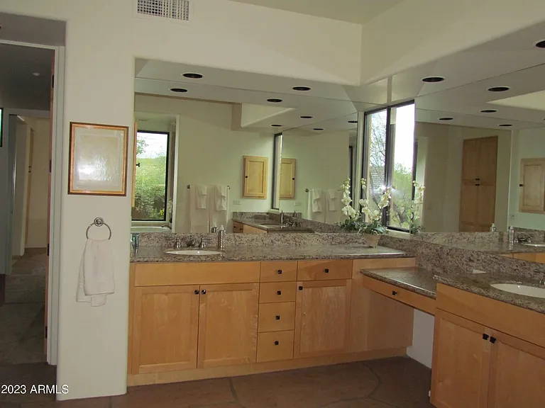 39096 N 102nd Way — Photo 10