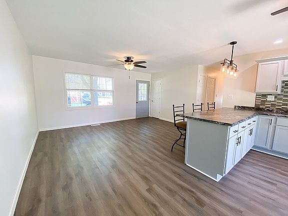 5th image of 142 Cleveland Cir