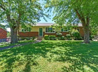 5011 Bonnahill Dr, Hermitage, TN 37076
